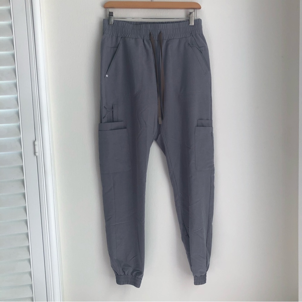FIGS size Small Gray Drawstring Cargo Jogger Scrub Pants